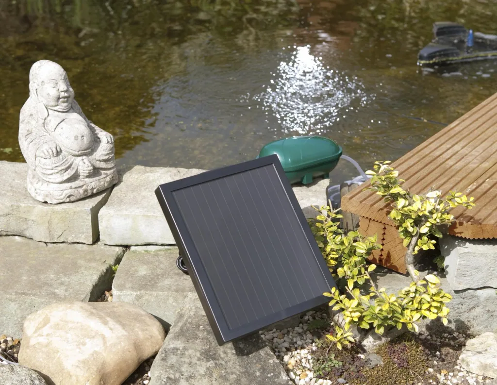 Solar pond aerator with two air stones