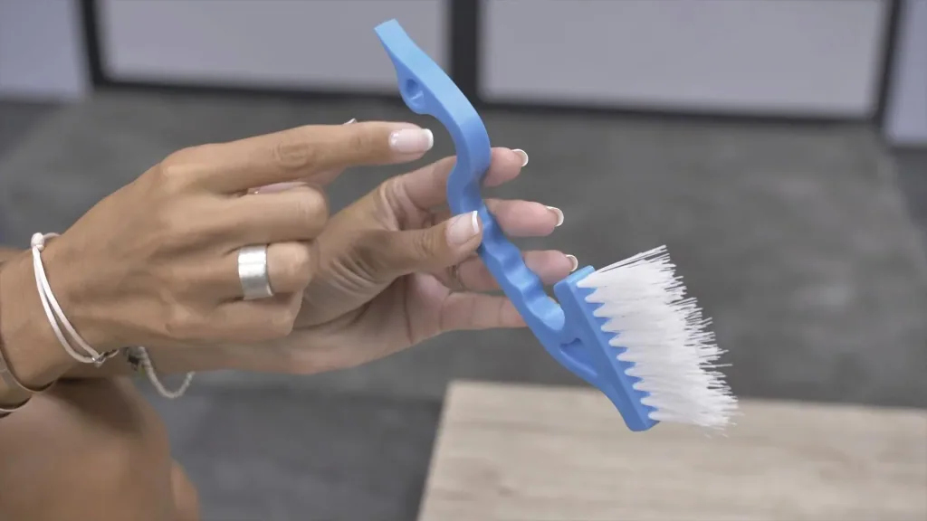 Window frame brush 2-in-1