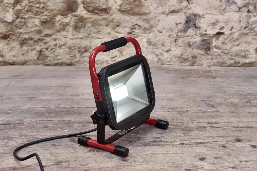 Flat LED construction spotlight with 38 watts