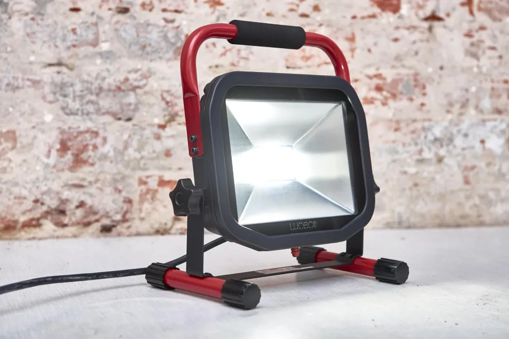 Flat LED construction spotlight with 38 watts