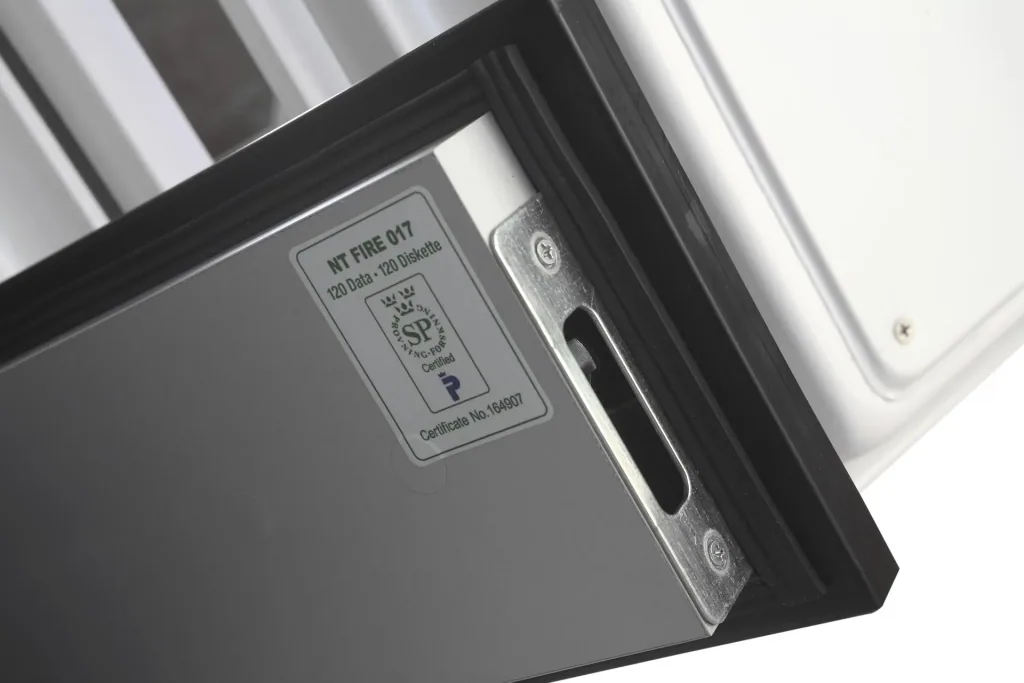 Datacombi data protection safe size 4 with electronic lock