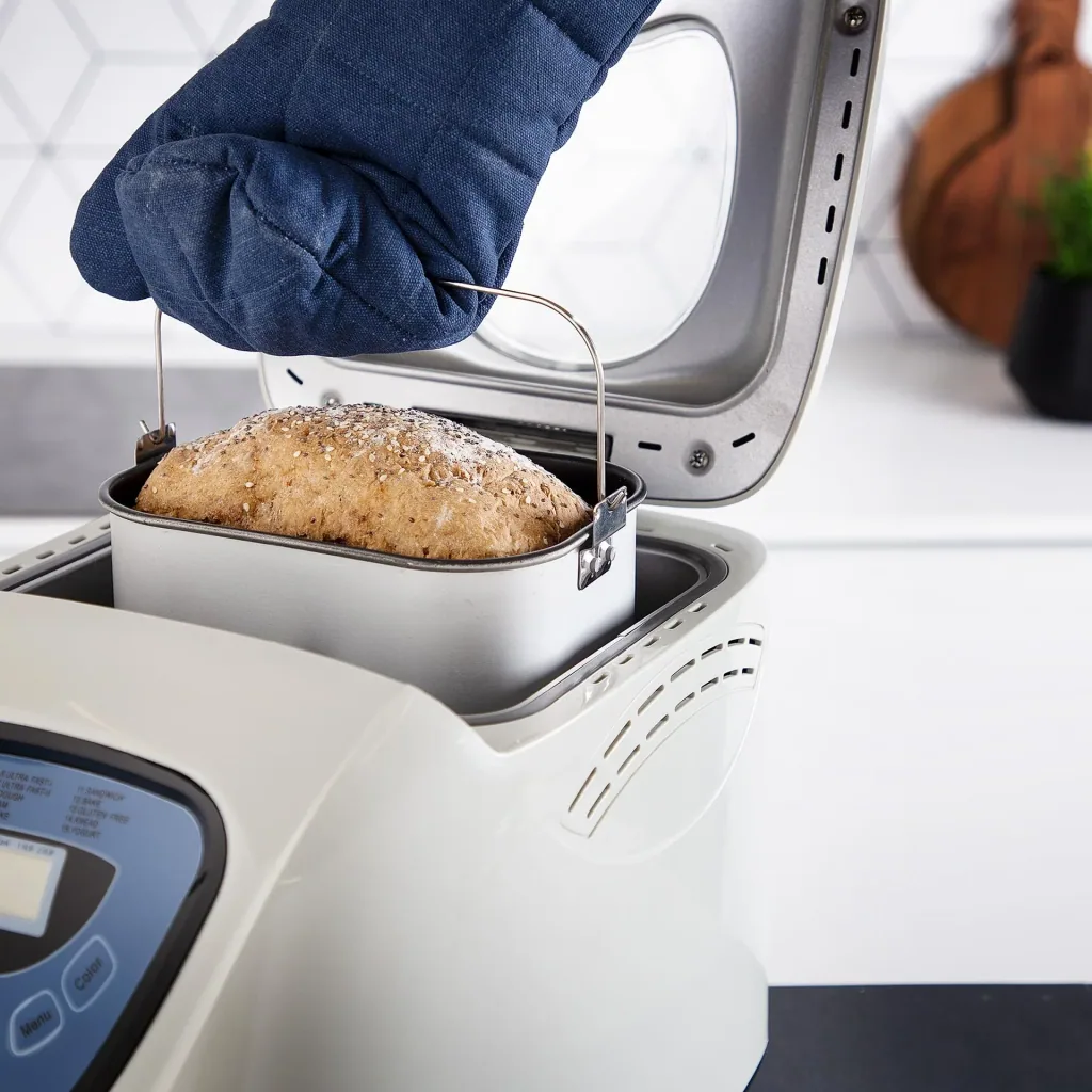 Bread maker, white, 600 watts