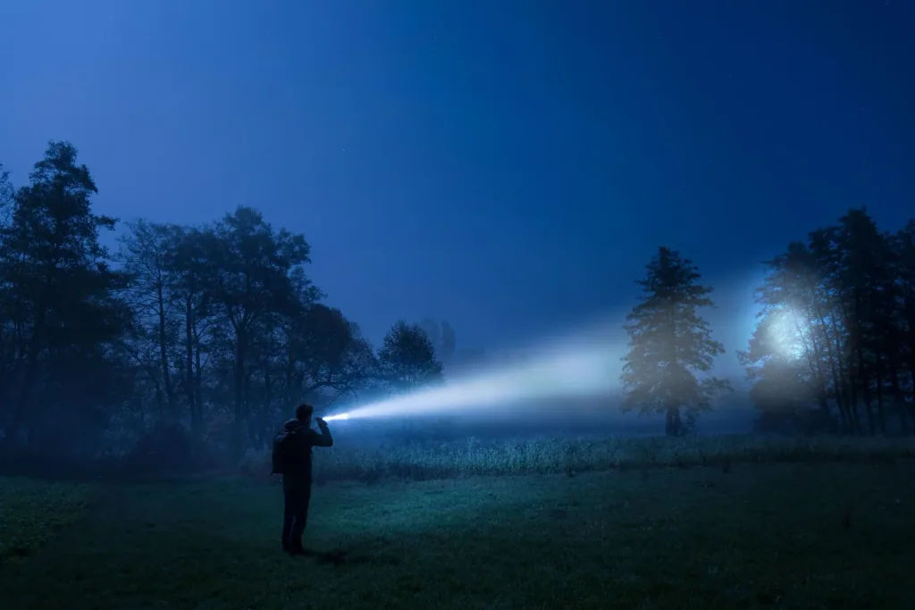 LED flashlight with 10 watts and 930 lumens IP54