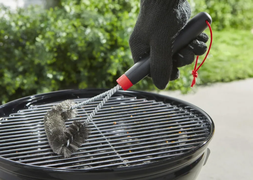 Three-sided grill brush, 30 cm