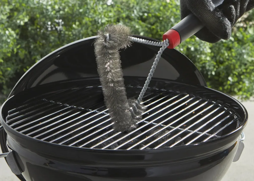 Three-sided grill brush, 30 cm