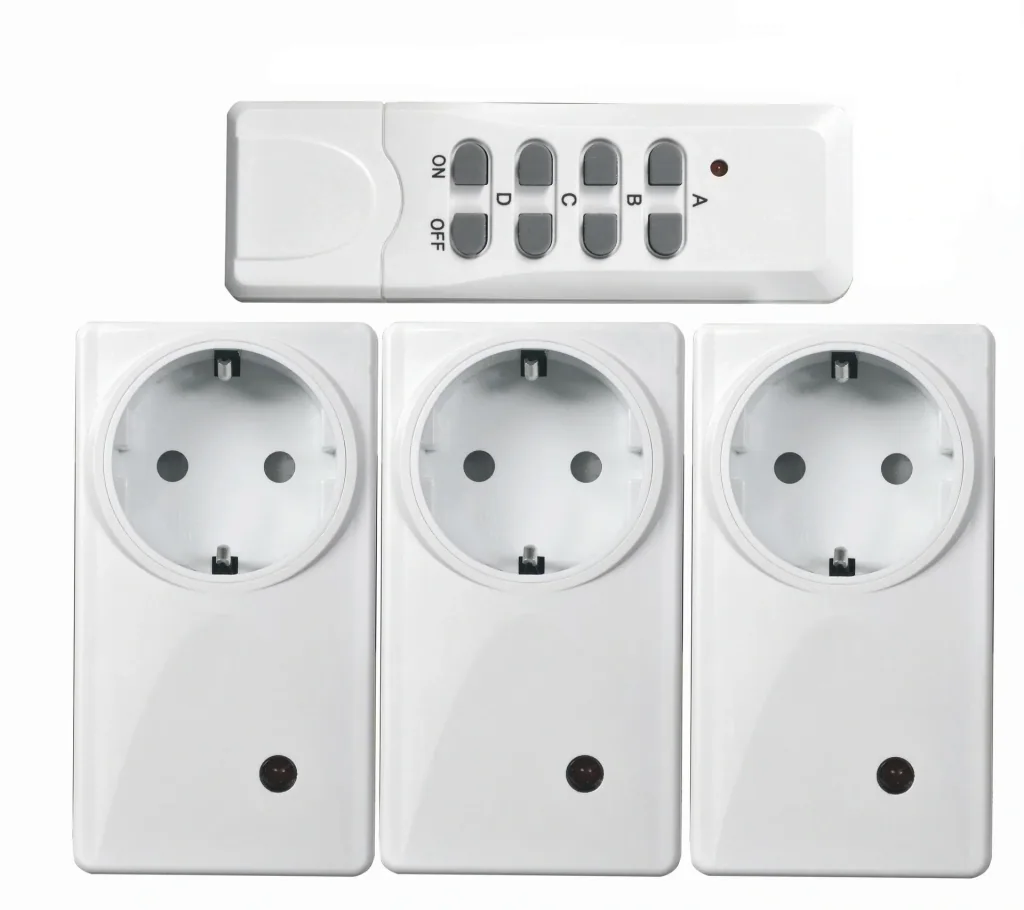 Set of 3 wireless sockets and remote control