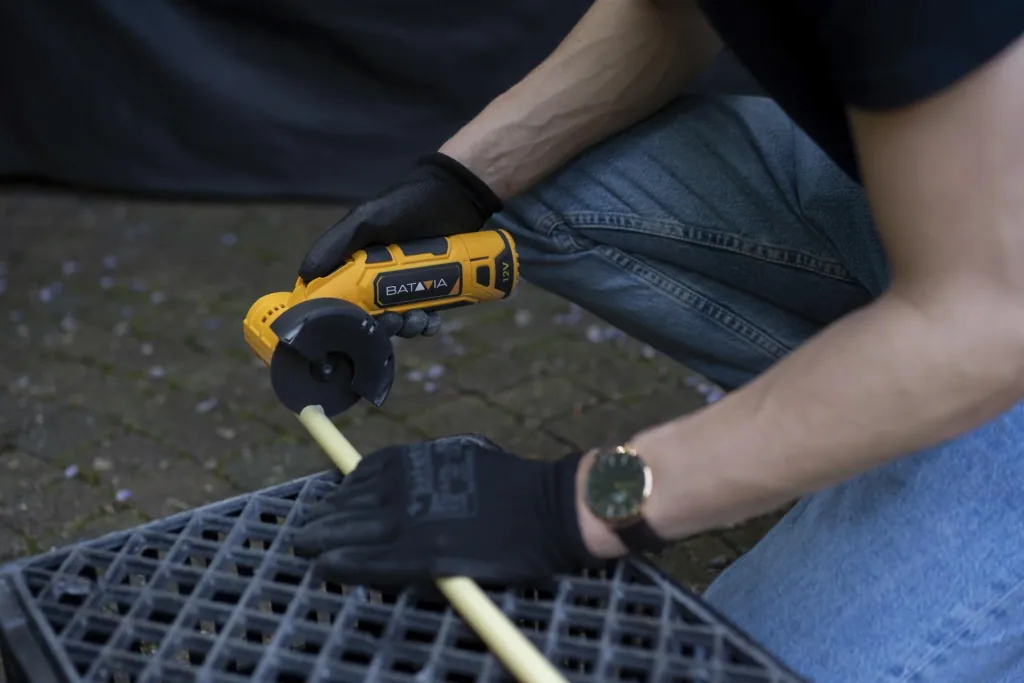 12V angle grinder 76mm (without battery and charger)