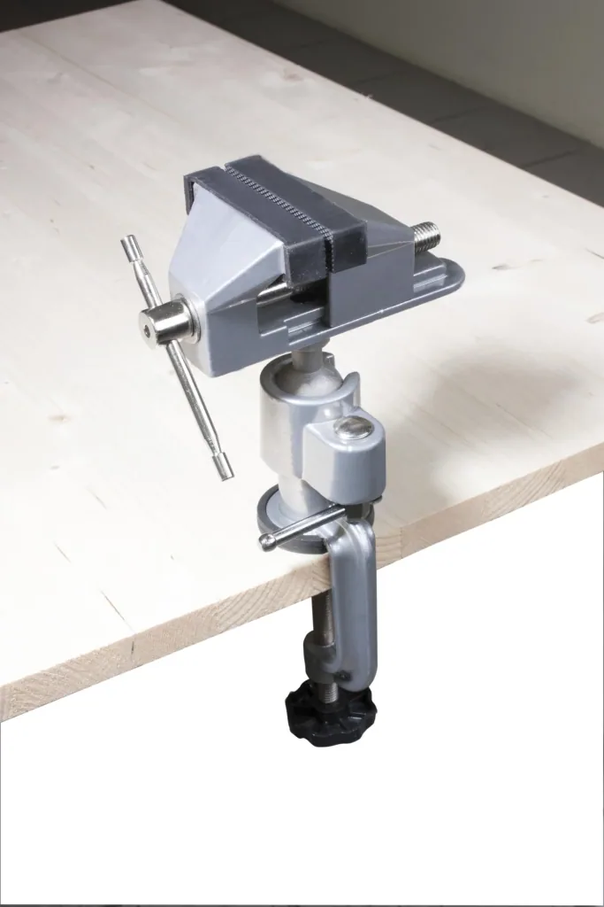 Ball head vice, swiveling