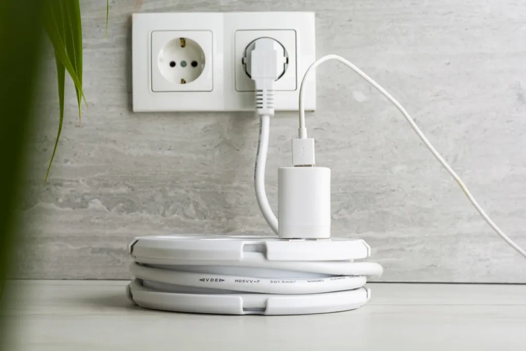 Power strip with cable reel and USB-A, 4-way