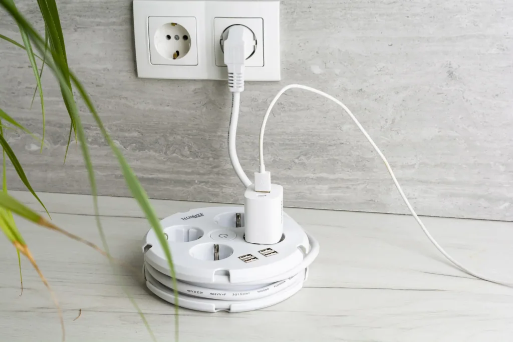 Power strip with cable reel and USB-A, 4-way