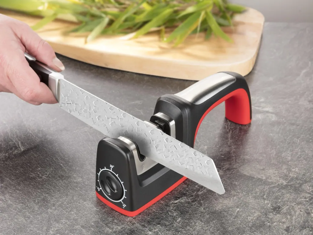 Knife sharpener with degree adjustment