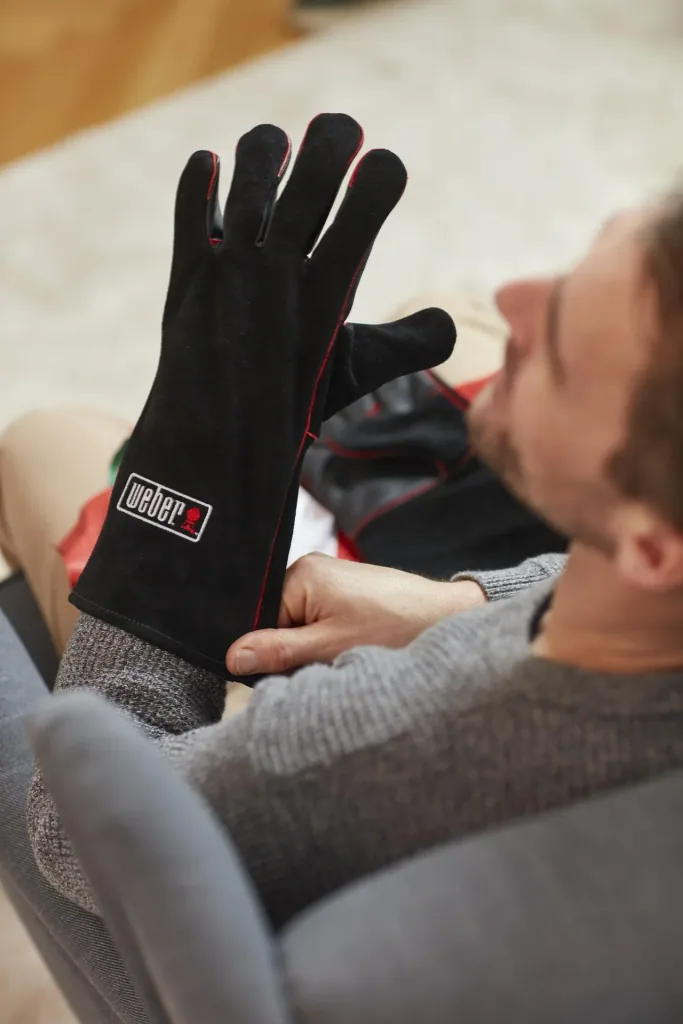 Leather grill glove