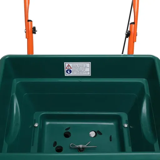 Spreader with rubber wheels 20l
