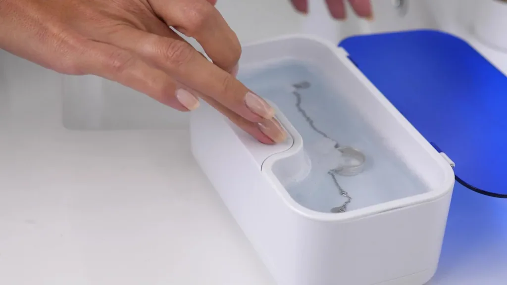 Glasses cleaner