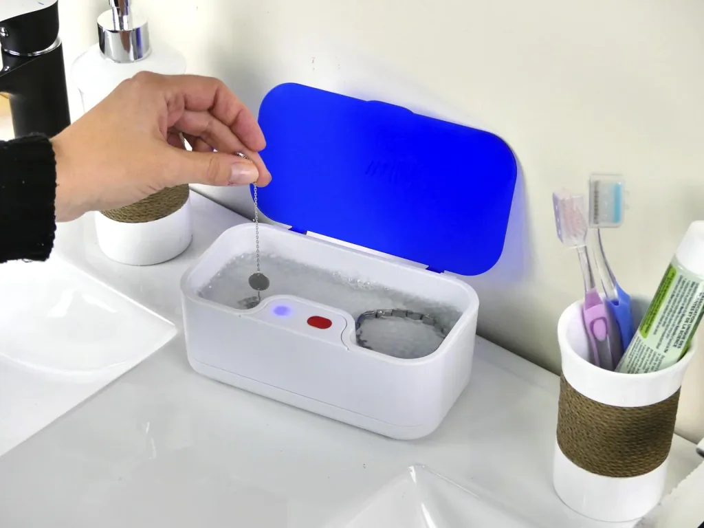 Glasses cleaner