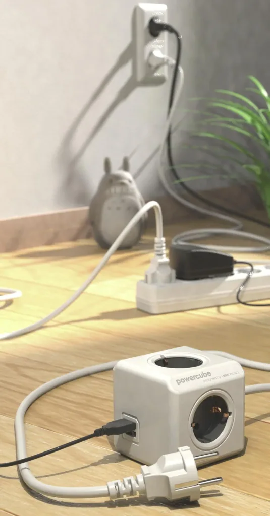 PowerCube Extended power cube with 4 sockets and 2 USB ports