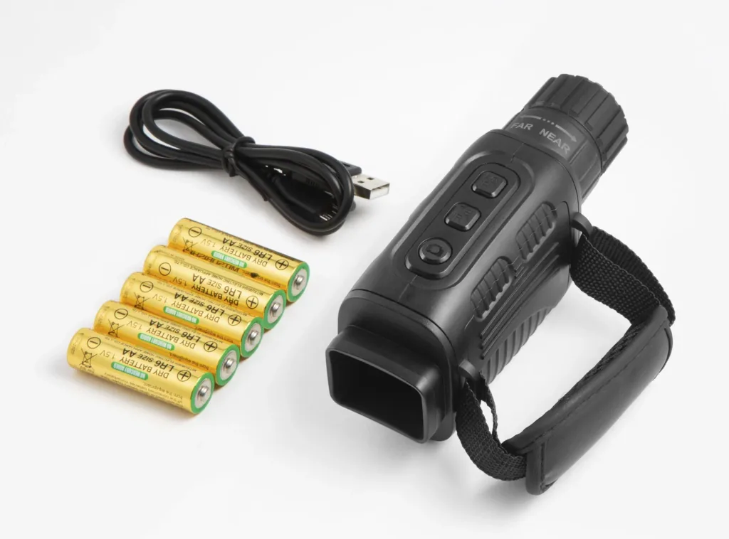 Night vision recording device with up to 300 m night vision