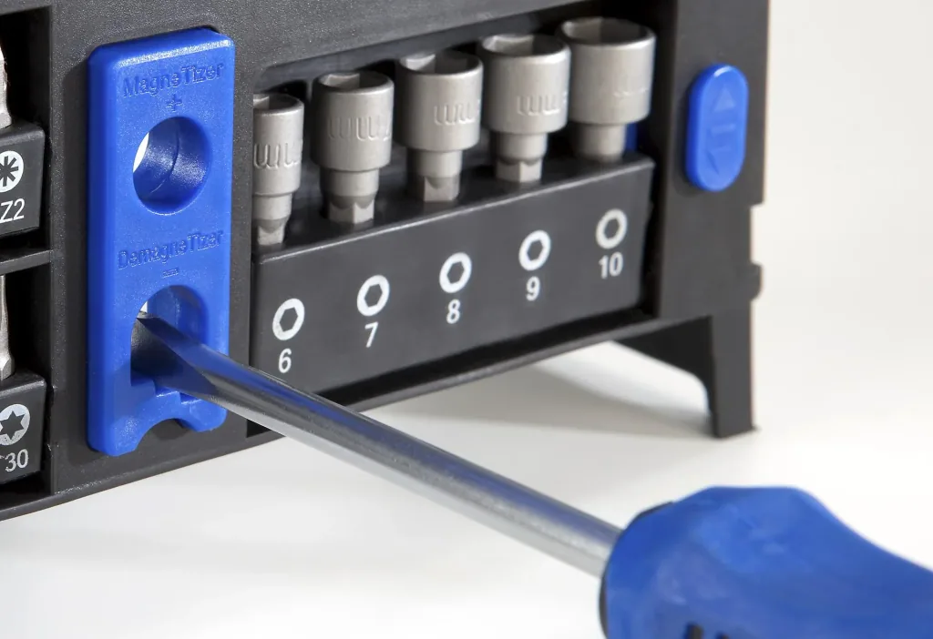 Screwdriver and bit set 39-piece