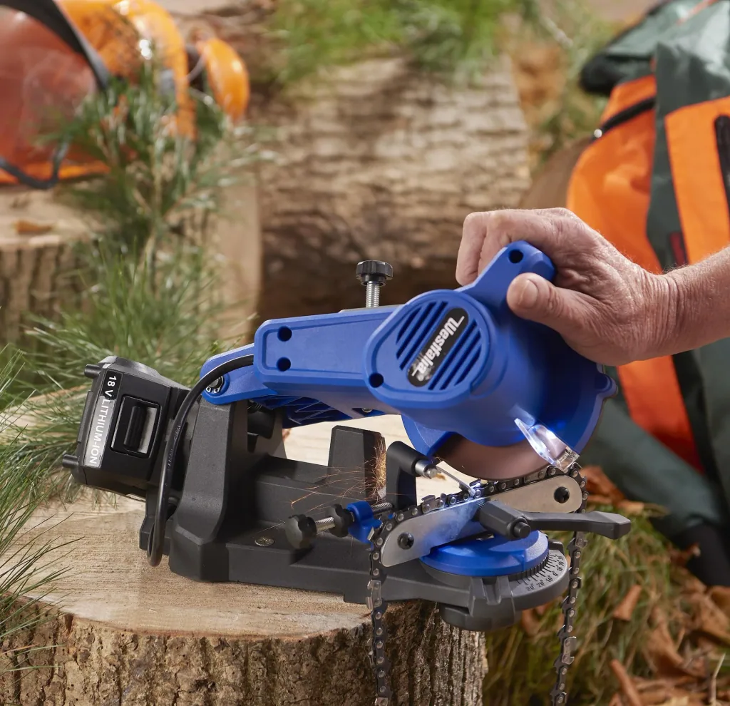 Cordless chain saw sharpener, 18 Volt, SKSG 18, including Li-Ion battery, 4.0 Ah and charger 2.4 A ALG 18 Volt