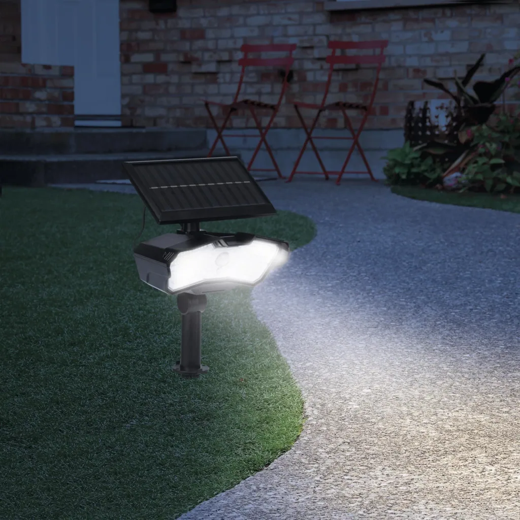 LED solar spotlight with motion detector, 400 lumens