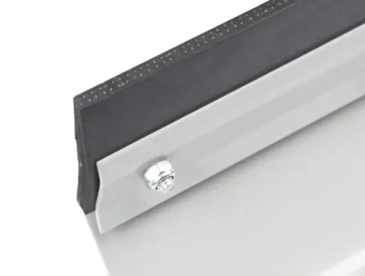 Rubber blade for manure and slurry scraper