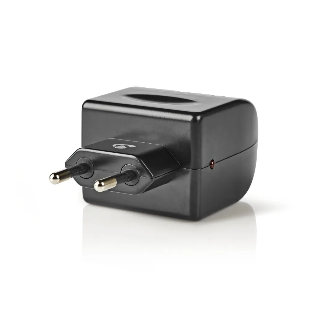 Voltage converter 230 volts to 12 volts