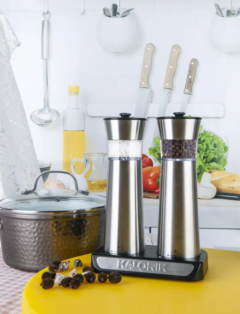Cordless spice mill with tilt sensor, 3-piece