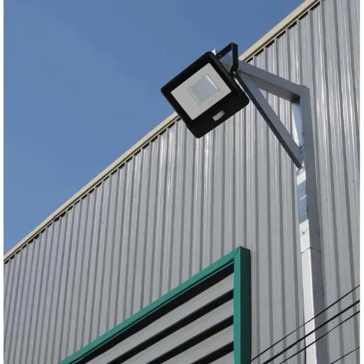 VT-158S LED Floodlight with Sensor - 50 W - 4000 Lm - 3000K - Black