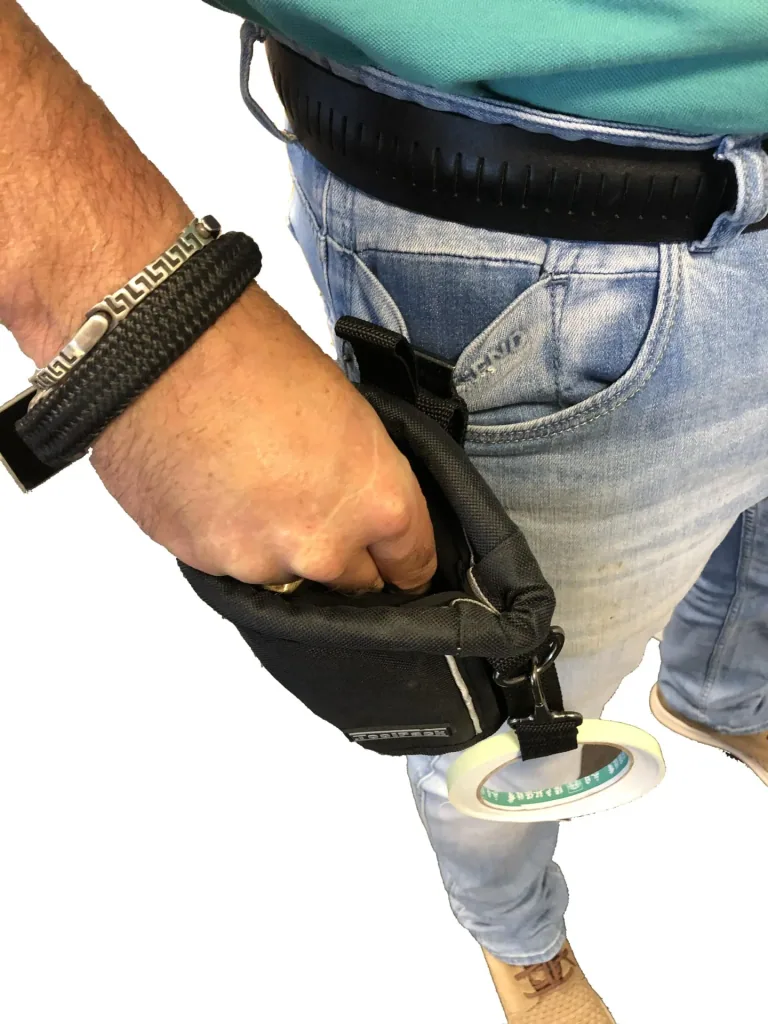 Self-closing tool bag "Budge"
