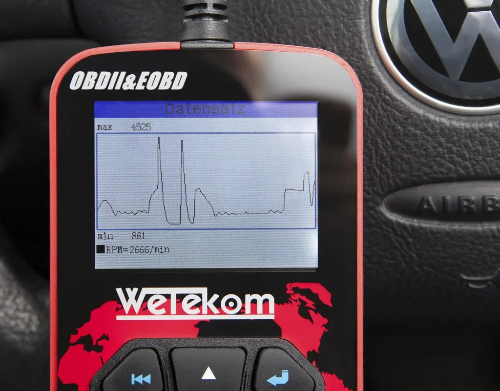 OBDII diagnostic scanner with color display