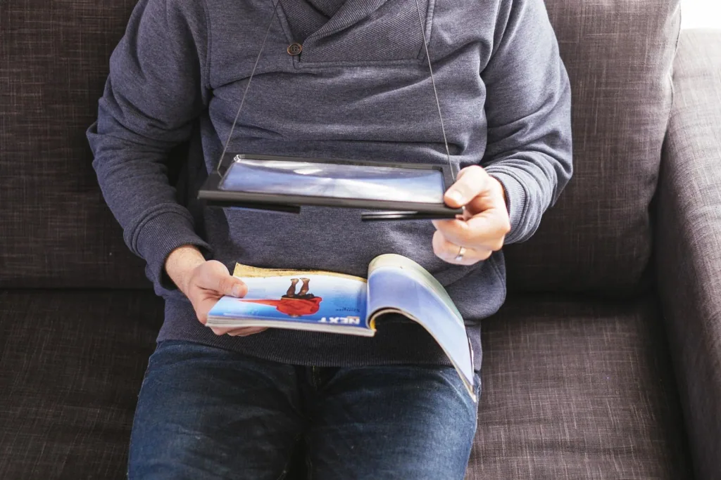 Stand magnifier with light