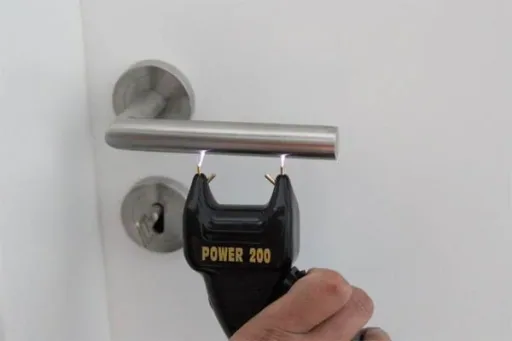 Electric shocker Power 200 for self-defense, including battery