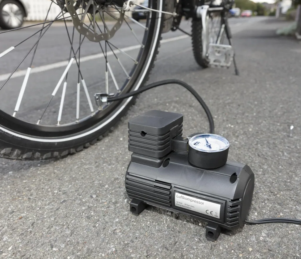 Air compressor - 12 Volt