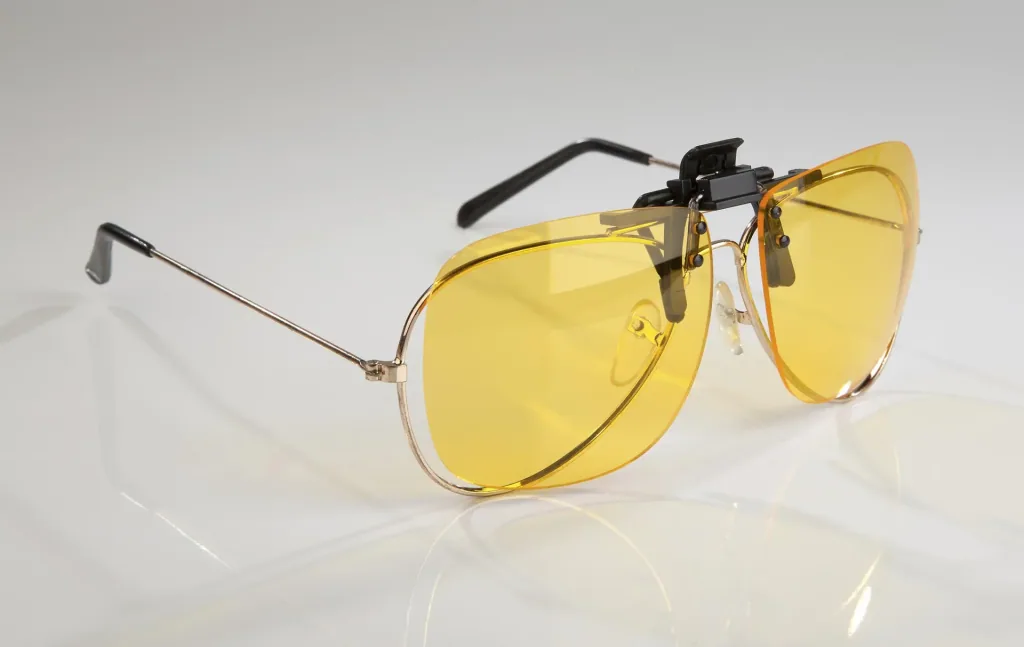 Night glasses clip for glasses wearers