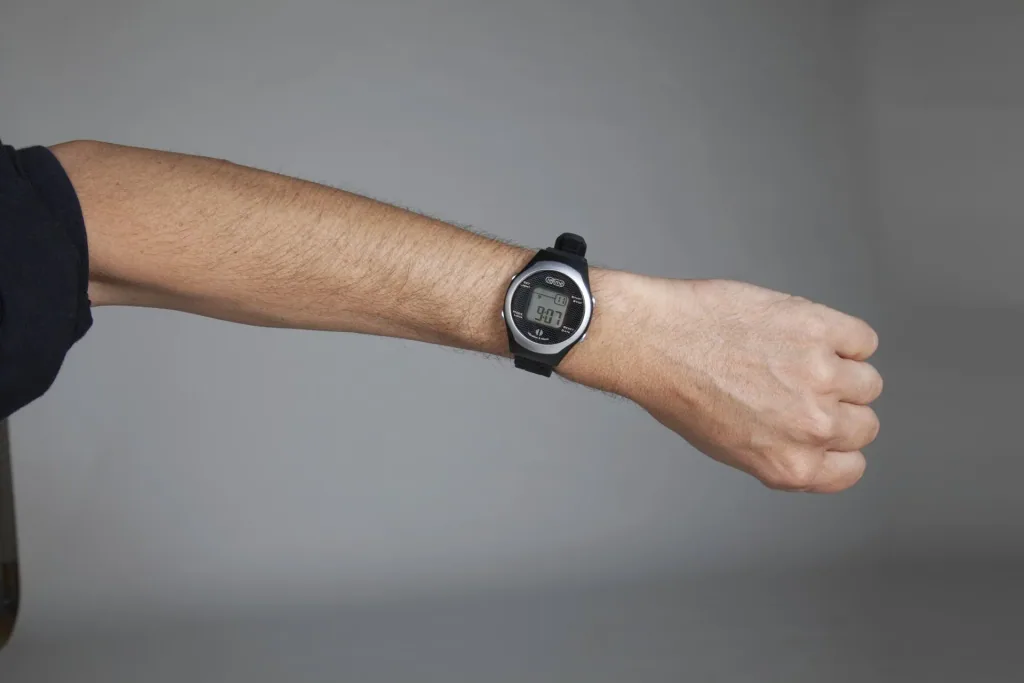 Wristwatch with 8-time alarm, stopwatch and countdown function (short-term alarm clock)