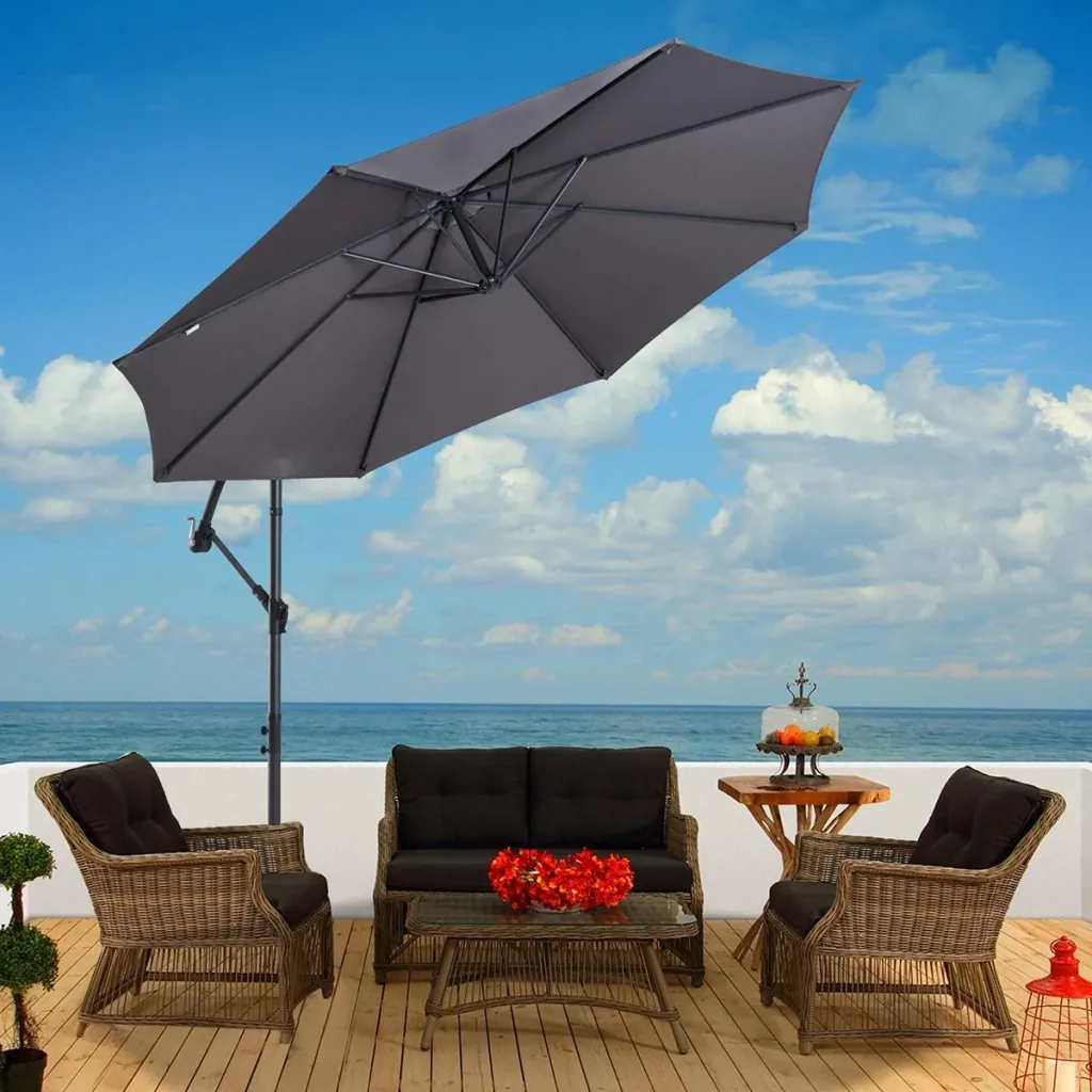 Cantilever umbrella with hand crank