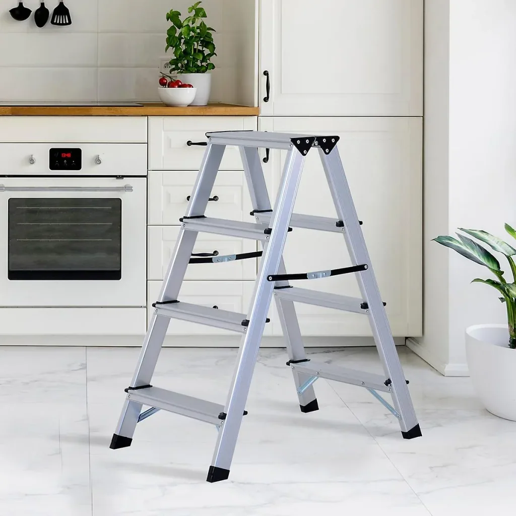 Stepladder with 4 steps silver
