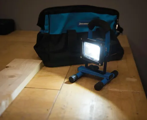 Rechargeable LED work light with USB port 10 W (EU)