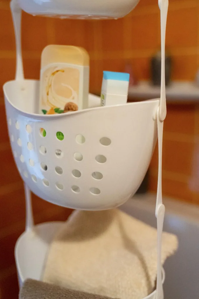 Shower hanger, shower organizer, with 3 baskets, white