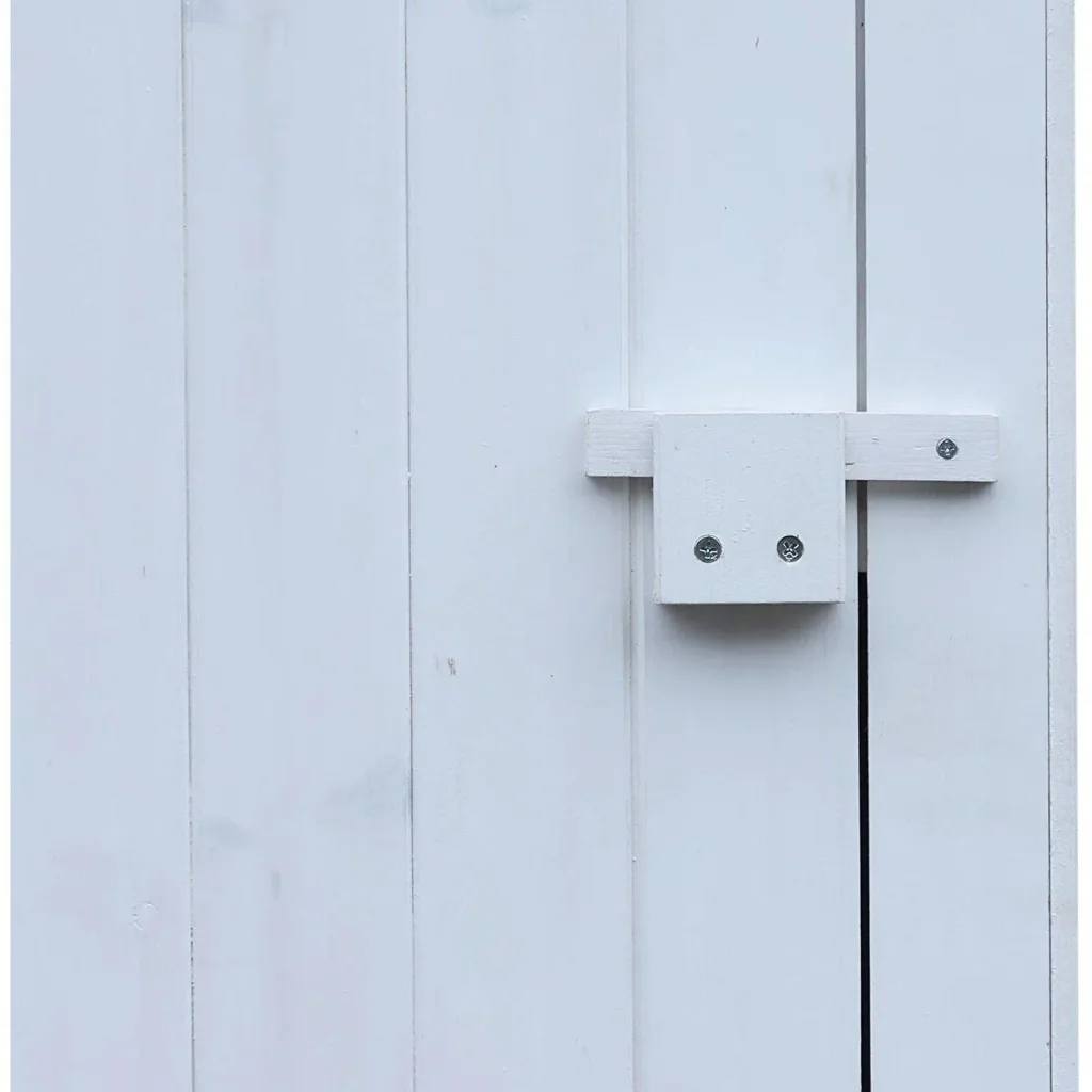 Garden cabinet with bitumen paper
