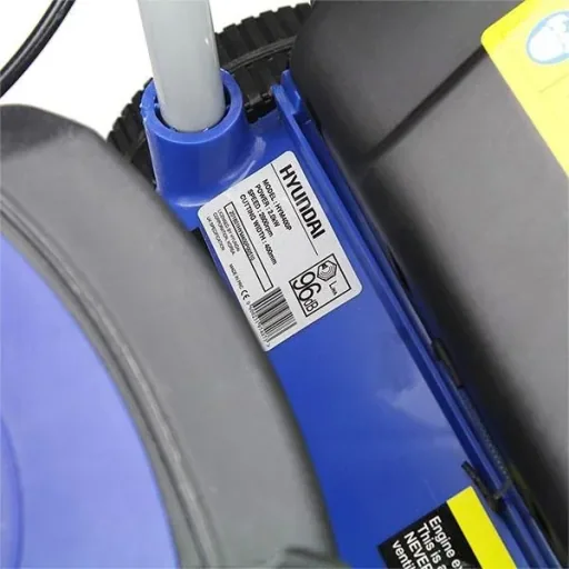 Lawn mower with 99cc OHV four-stroke petrol engine 40cm