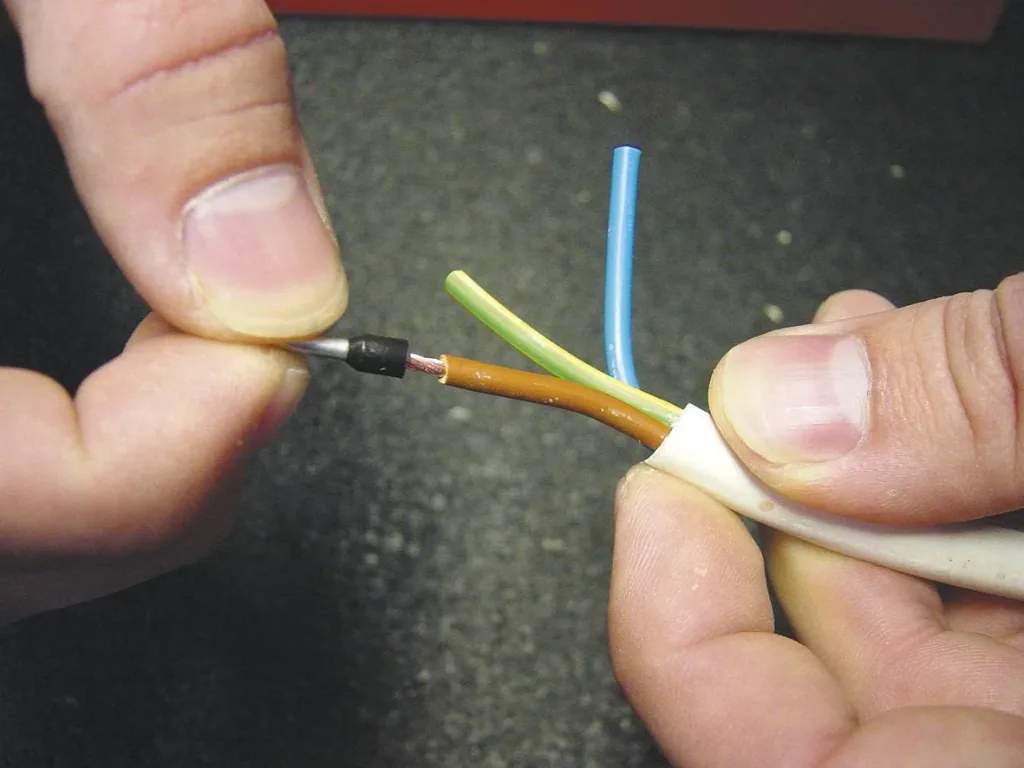 Universal wire end ferrules assortment with pliers and screwdriver