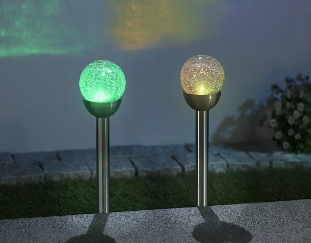 Solar glass ball light with color change - 2 pieces