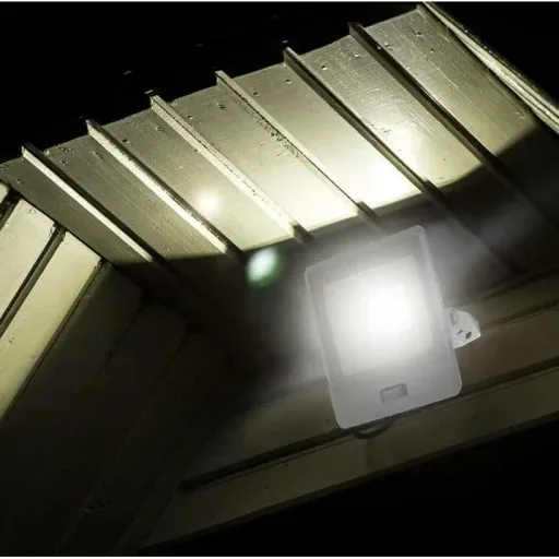 VT-138S LED Floodlight with Sensor - 30 W - 2340 Lm - 3000K - White