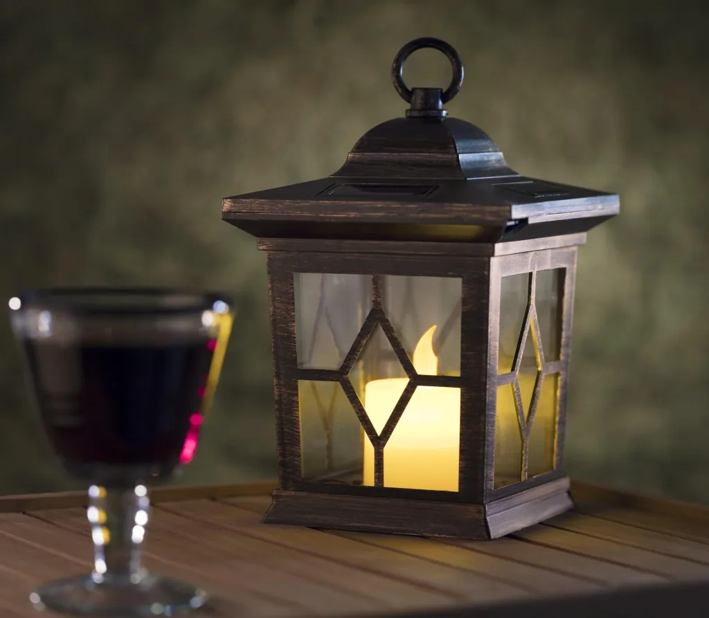 Antique solar LED lantern