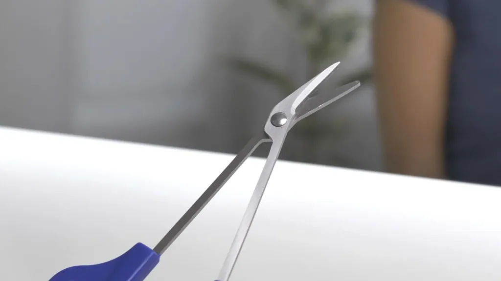 Pedicure scissors