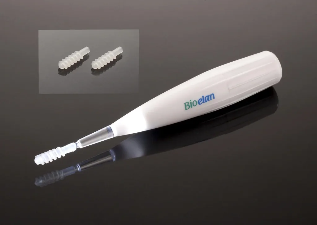 Ear cleaner with light