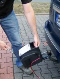 Motor winch, 2,700 kg, portable with radio remote control