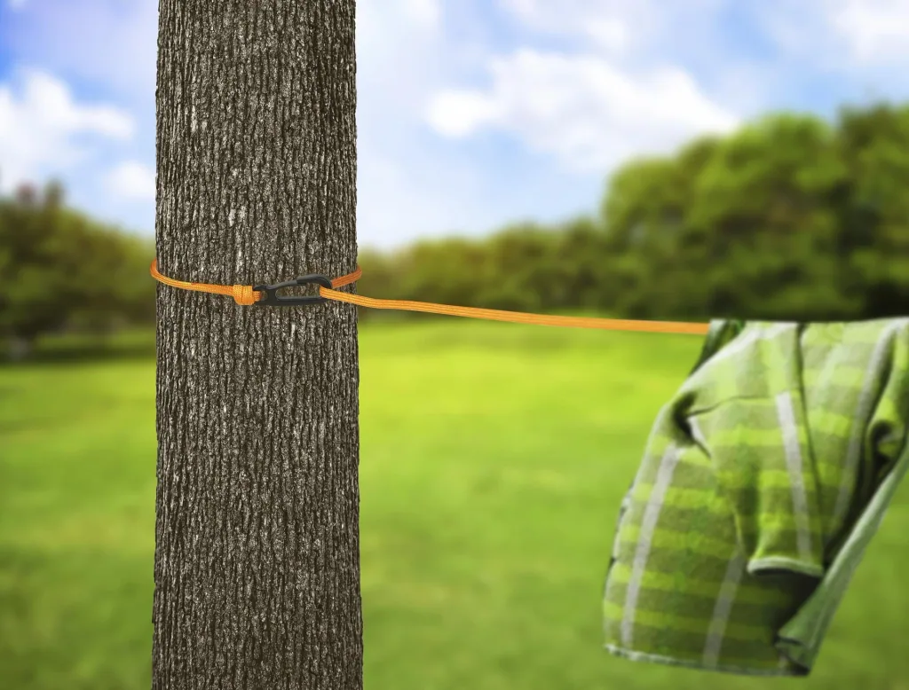 Retractable clothesline with hook, maximum length 8 m