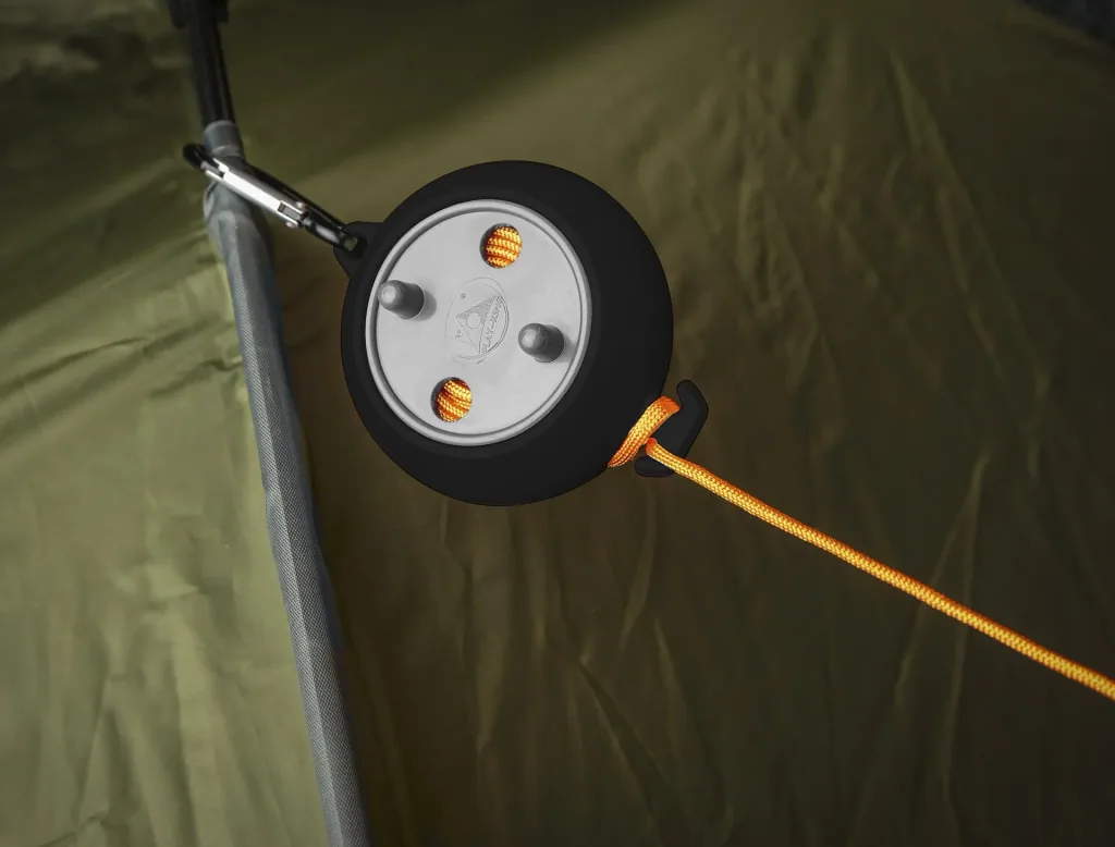 Retractable clothesline with hook, maximum length 8 m